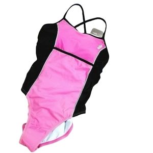 NWT! Nike One Piece Swimsuit